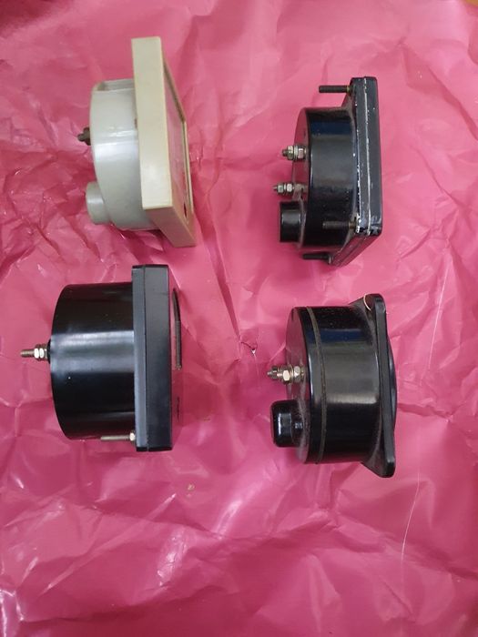 Лот вимірювальних приладів 4шт