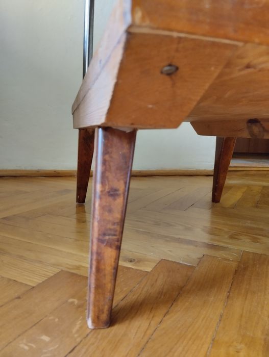 Stolik RTV w stylu PRL