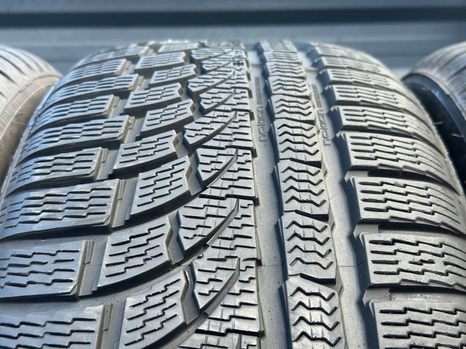 Nokian 235/45/R18 8 mm 2020 рік  (Як новий)