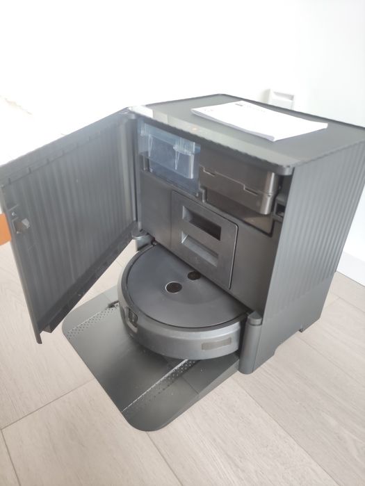 IRobot Combo 10 max (Roomba) em preto
