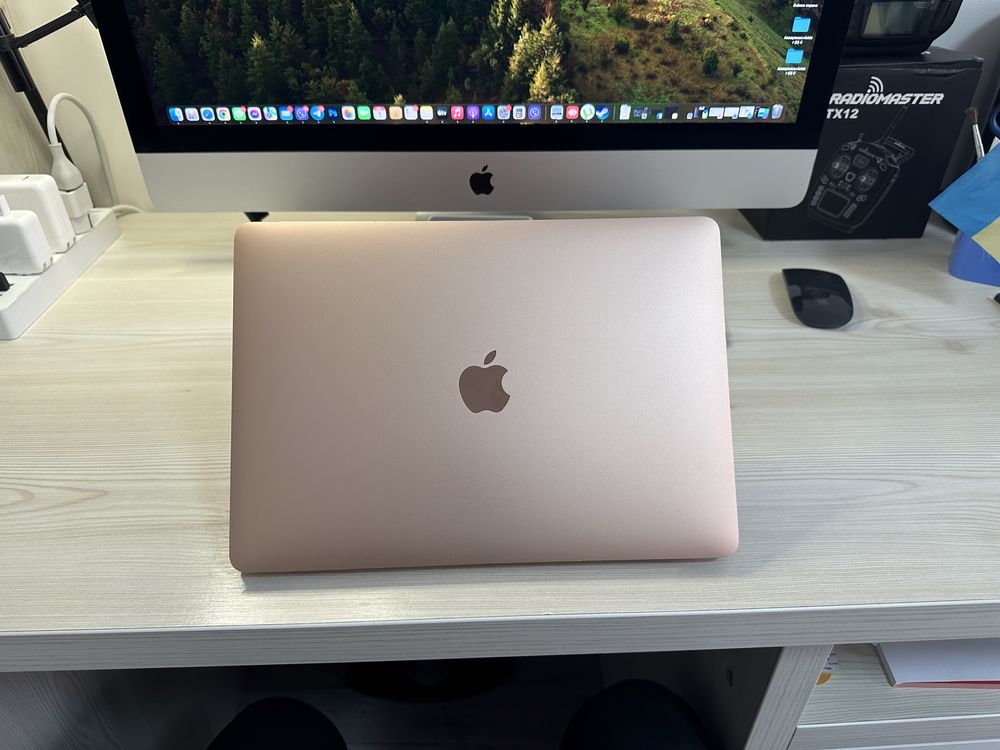Apple MacBook Air M1 8/256Gb Gold