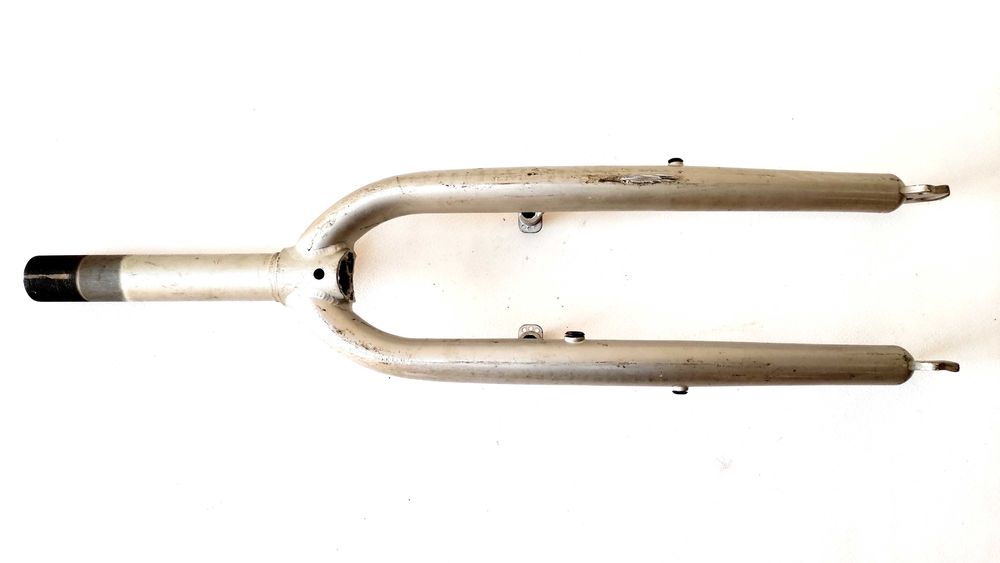 Solidny Widelec rowerowy SPINNER 1 i 1/8'' koło 26'' nr 306