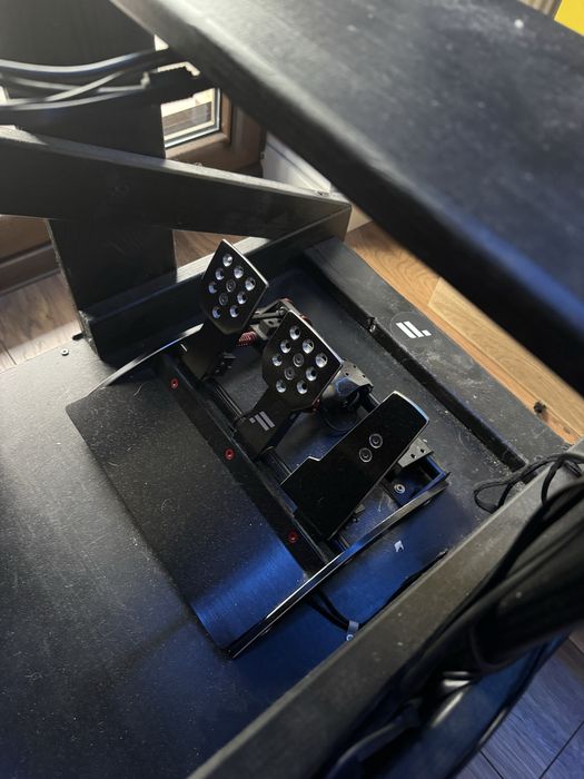 Zestaw do sim racingu fanatec csl dd + v3 pedals