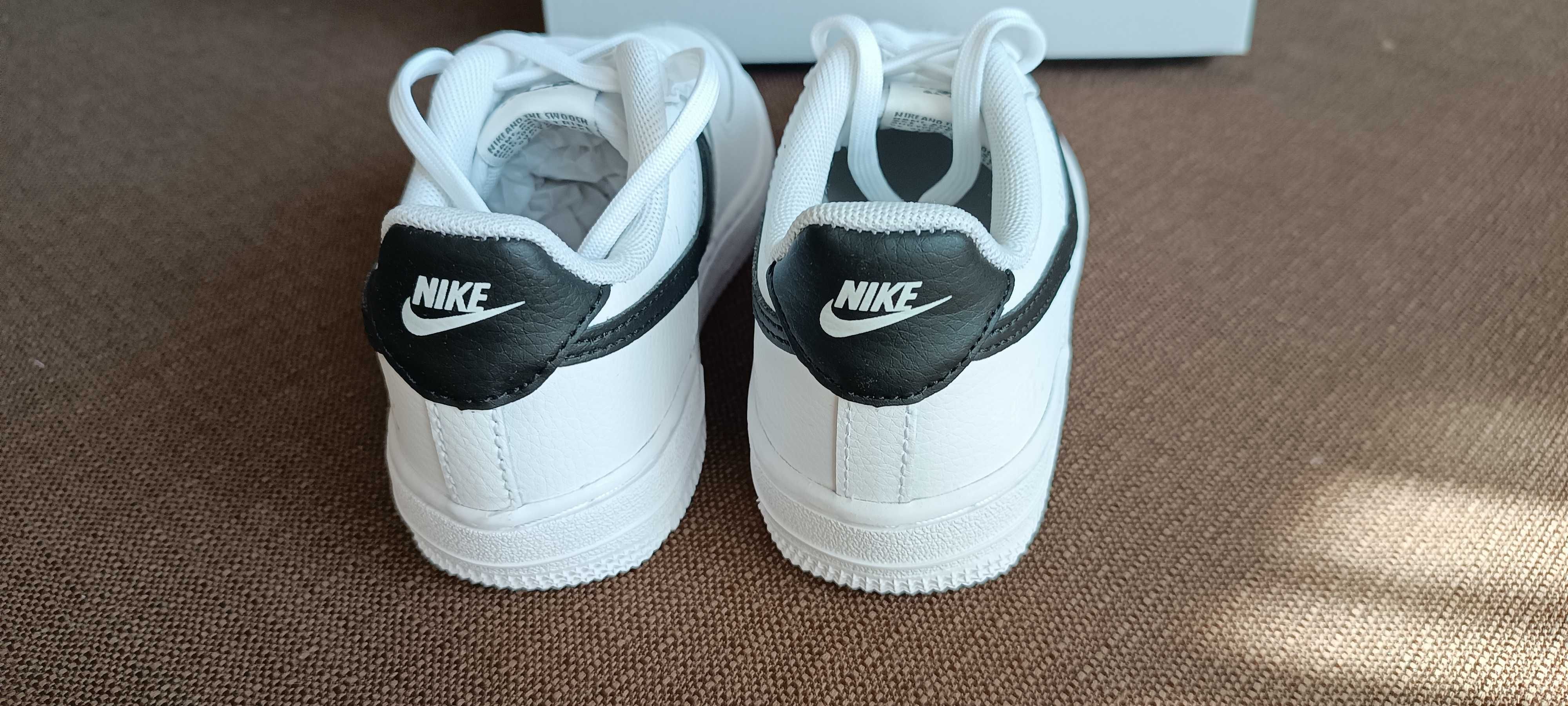 (r. Eur 31 - 19 cm) Nike Force 1 Low SE White Black FJ2887,-100 Białe