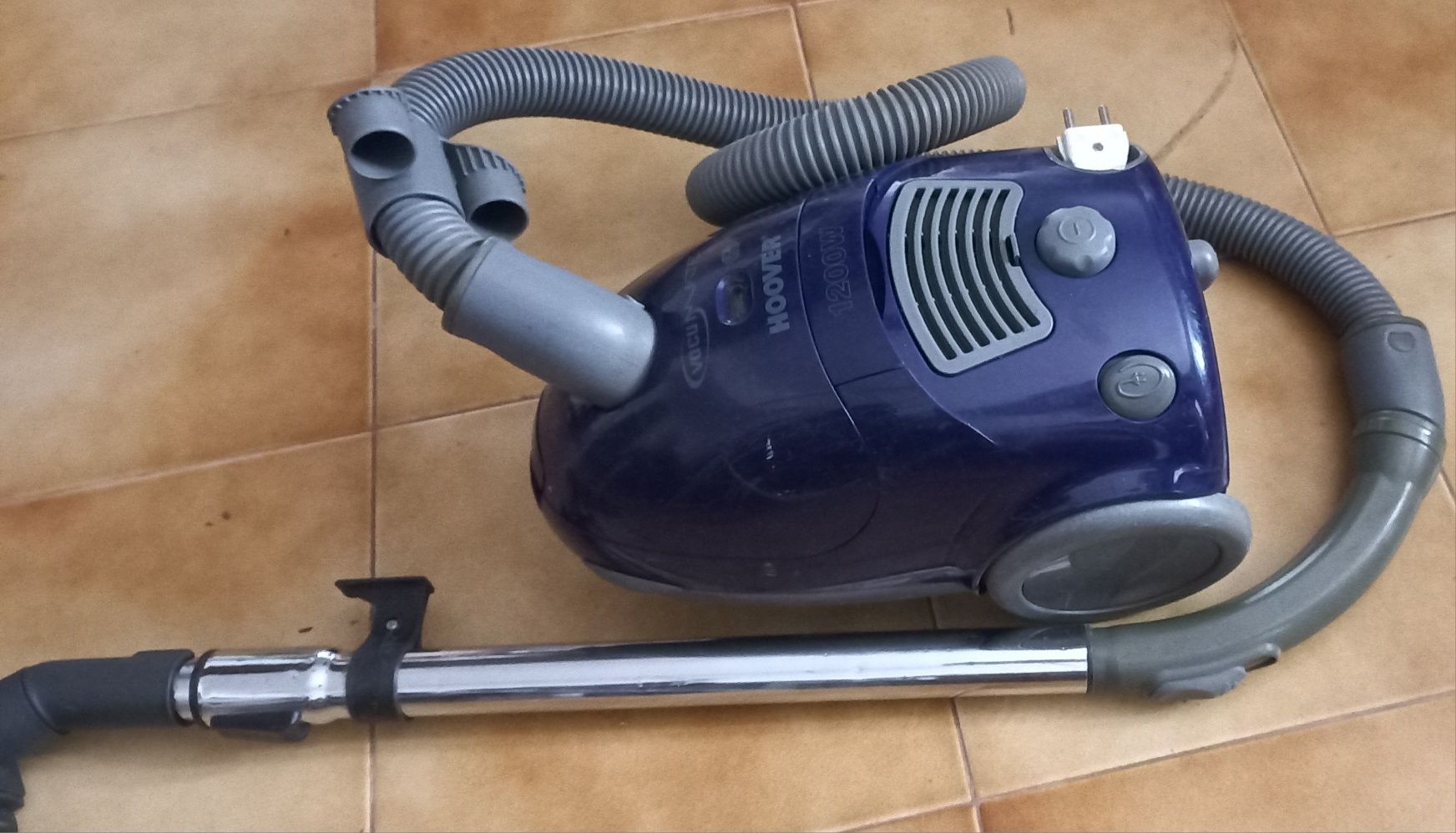 Aspirador Hoover com boa aspiração
