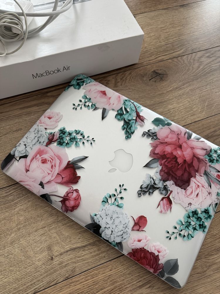 Macbook Air 13 cali stan bdb +case