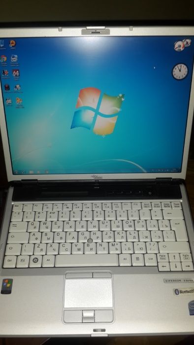 Fujitsu-Siemens S7110 Intel Core 2 duo