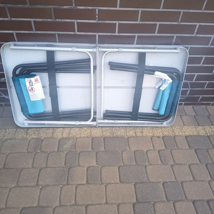 Stół kempingowy składany + 4 taborety Quechua dla 4-6 osób