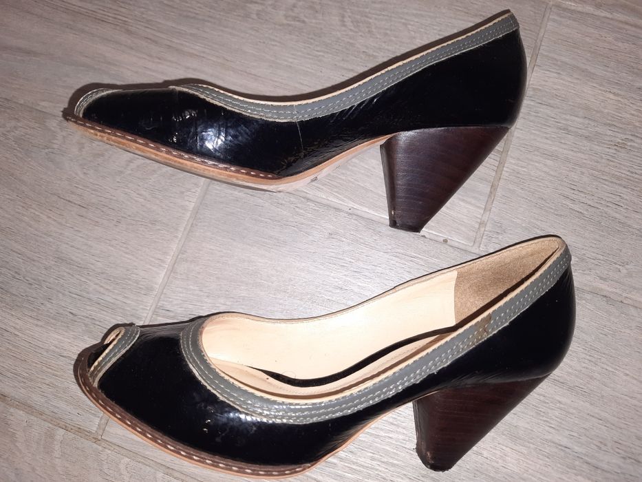 Туфлі Clarks шкіряні босоніжки черевики 6.5