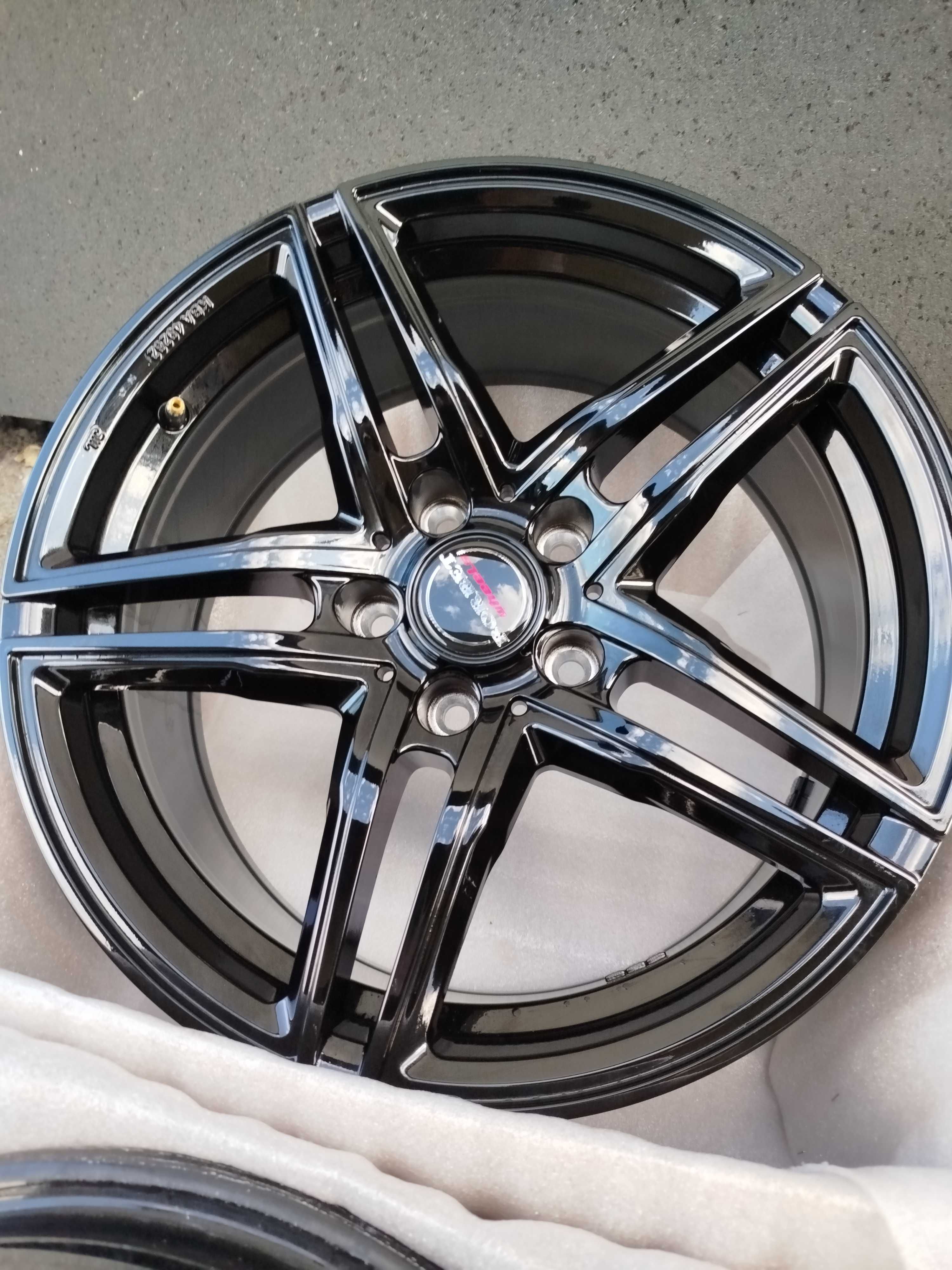 A44# Alufelgi  BORBET Demo 5x120 8j Et 30 BMW E90 E91 E92 E93