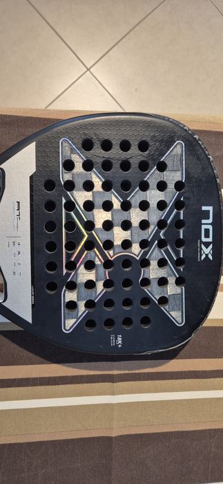 Raquete padel Nox AT10 18k Attack