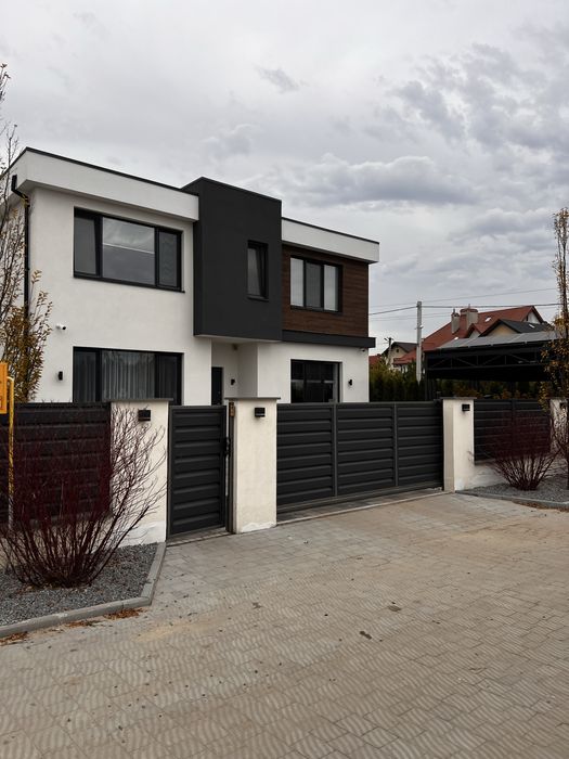 Будинок з басейном в Сокільниках