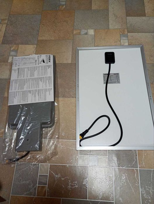 LED ліхтар на сонячній панелі Videx 30W 5000K