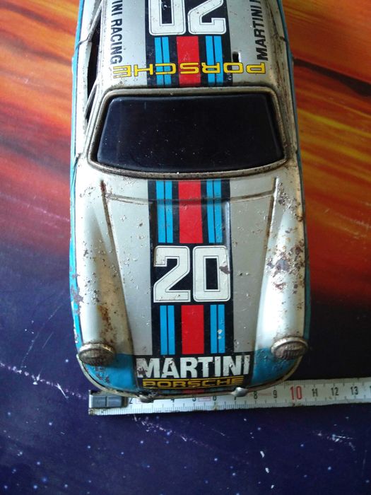 Carro Porsche Martini Racing eletrónico