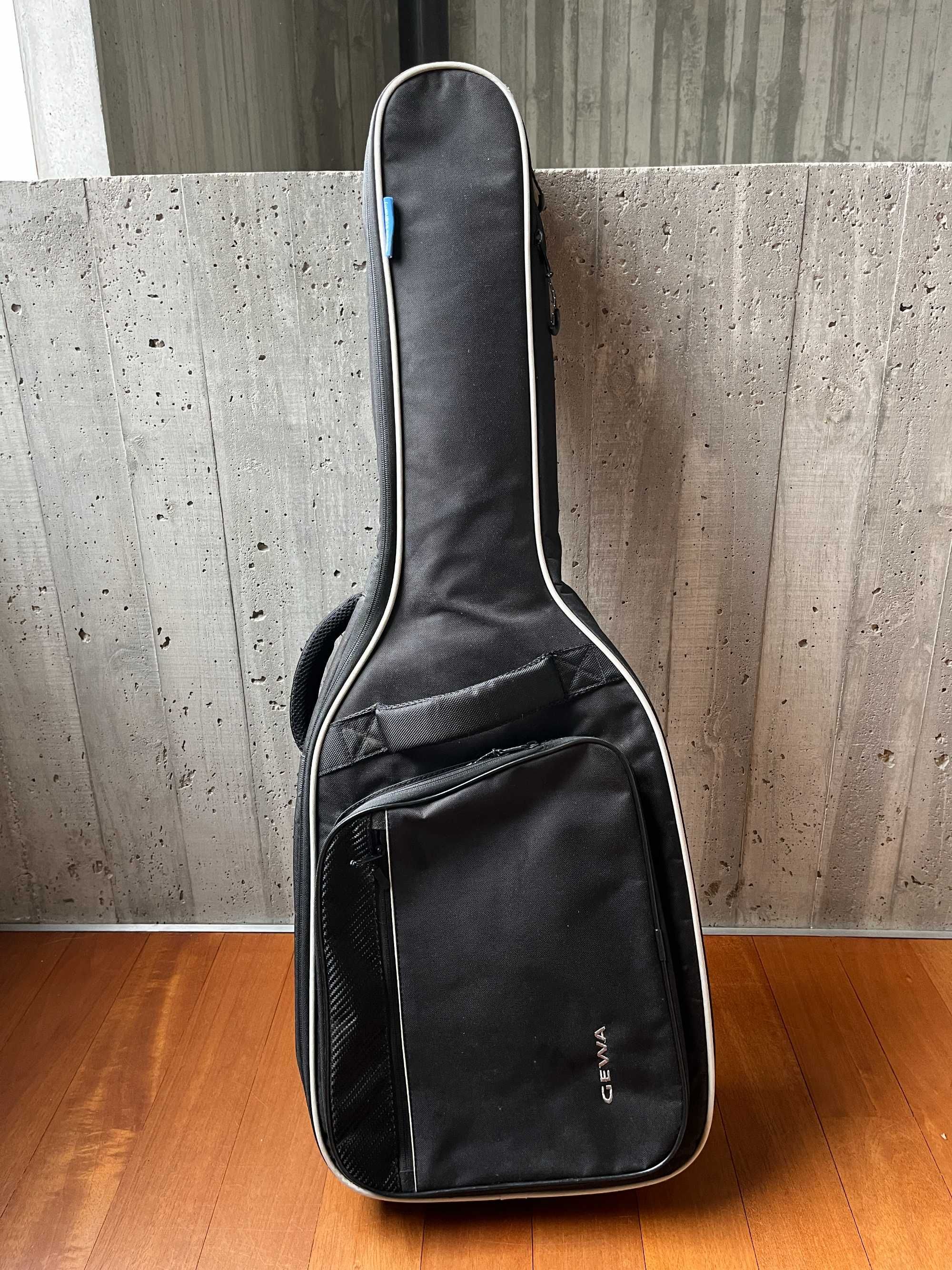 Guitarra acústica 7/8 - APC 1C (com saco GEWA)