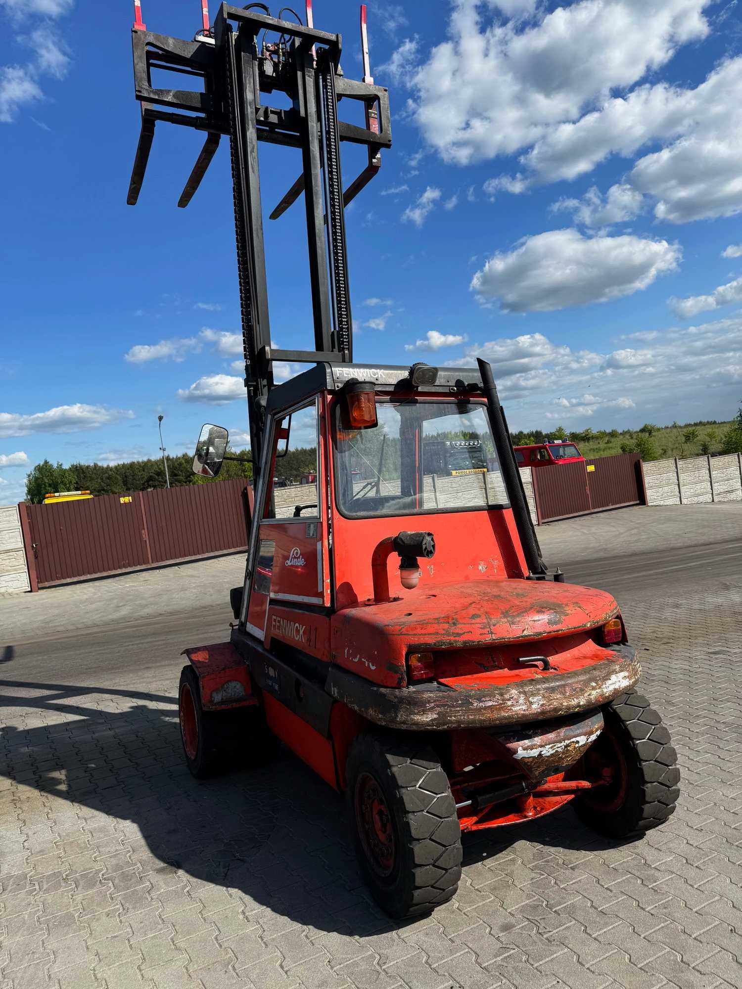 wózek widłowy LINDE H40D DEUTZ diesel bliźniacze koła 4000kg 4 -sekcja