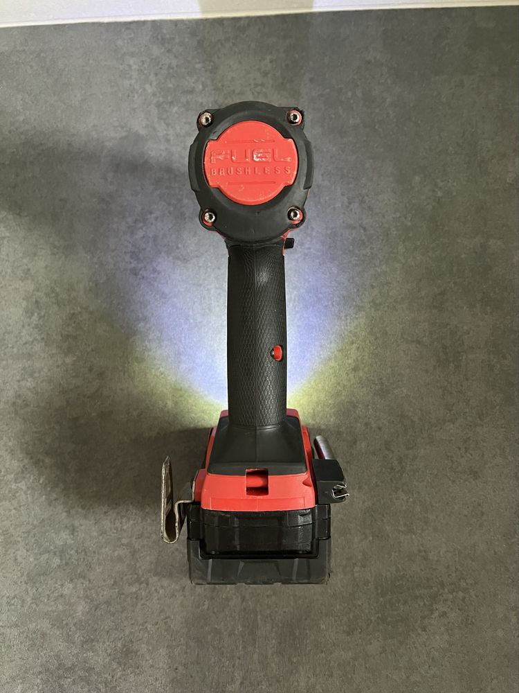Безщітковий Акум.Ударний шуруповерт Milwaukee M18 FPD 2