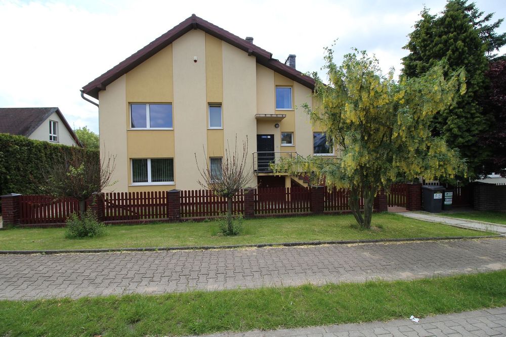 Dom 260 m² z garażem, pompa, panele PV, 11 pokoi