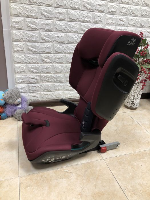 Автокрісло BRITAX ROMER KIDFIX I-Size  Група 2/3 (15-36кг) бустер