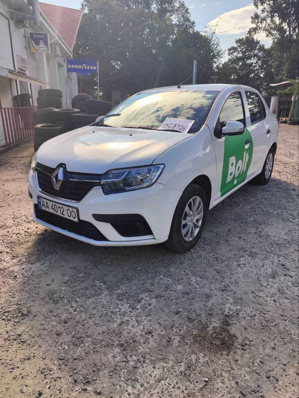Оренда Renault Logan від 3 585 за тиждень (ліцензія є)