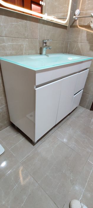Móvel de casa de banho com lavatório em vidro + torneira + válvula