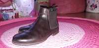 Botas com sola de pneu