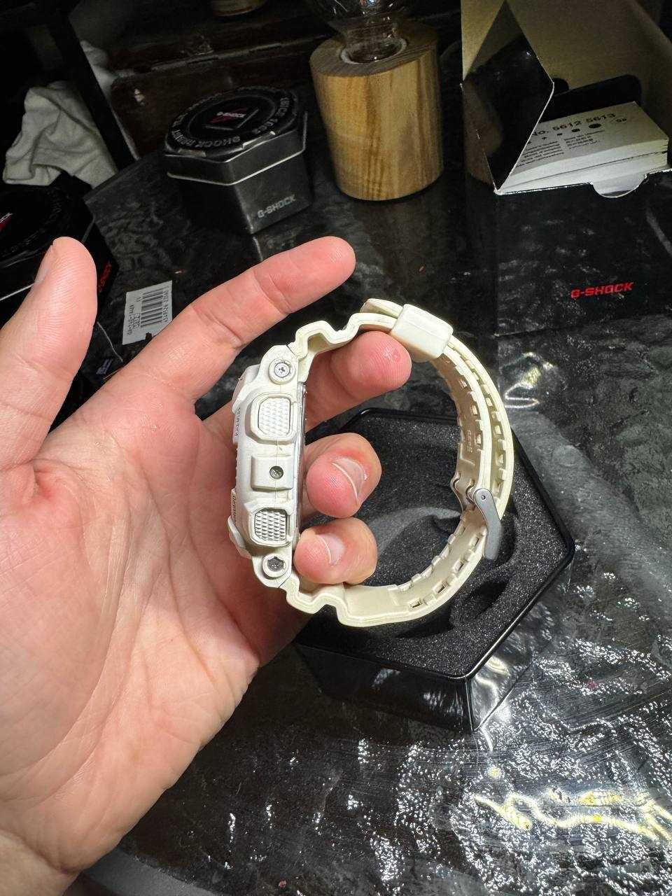 Годинник Casio G Shock resist GA 120A 7AER білий