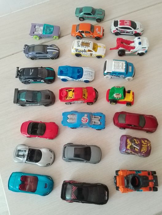 Продам  машинки. Хот вилс и Матч бокс .