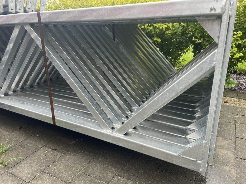 Kratownica dachowa konstrukcja stalowa wiązar wiaty obory garażu