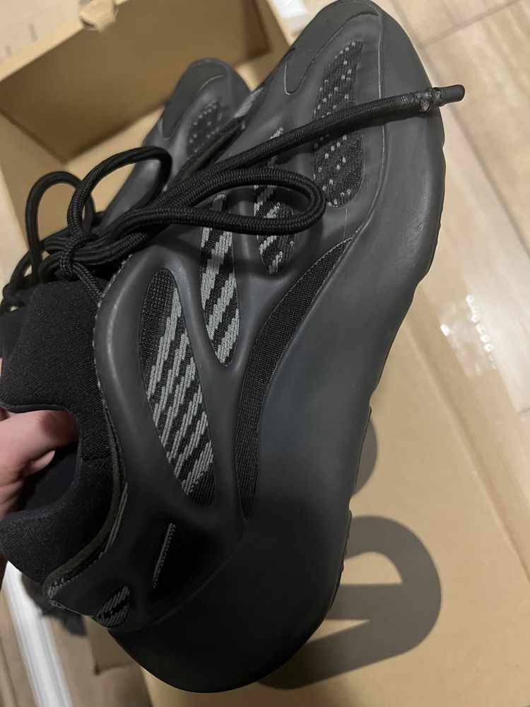 yeezy boost 700 оригинал