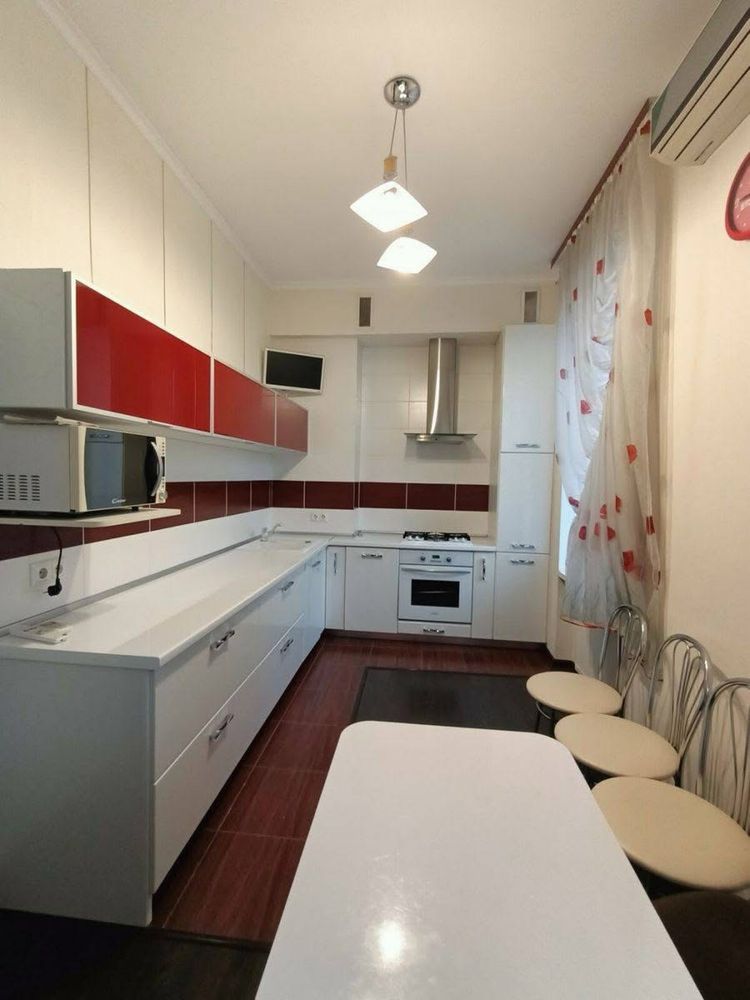 Хрещатик пішки. Продаж двокімнатної квартири в Києві