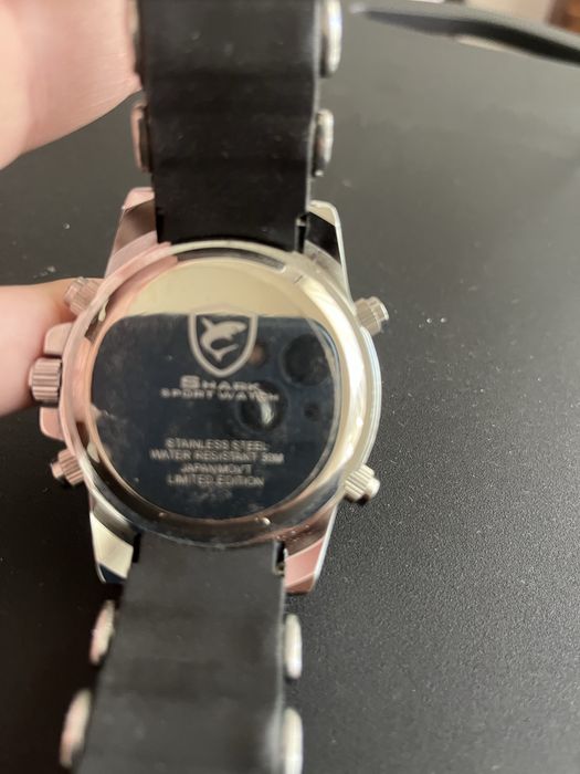 Relogio shark completamente novo