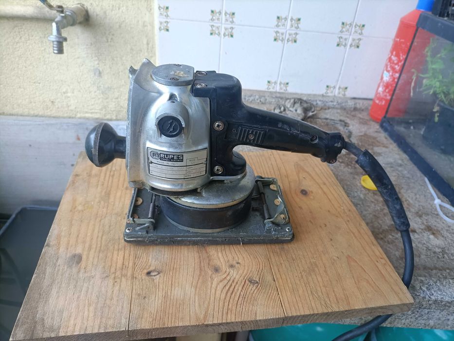 Lixadora profissional RUPES usada