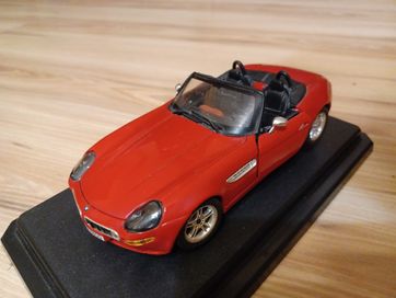 Model samochodu BMW Z8 (2000) 1:24 Burago Made in Italy