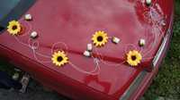 Dekoracja samochodu do ślubu, ozdoby weselne słoneczniki