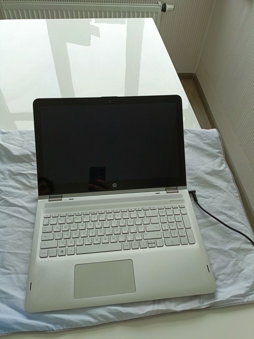 Ноутбук  HP Envy x360 4к, сенсорний