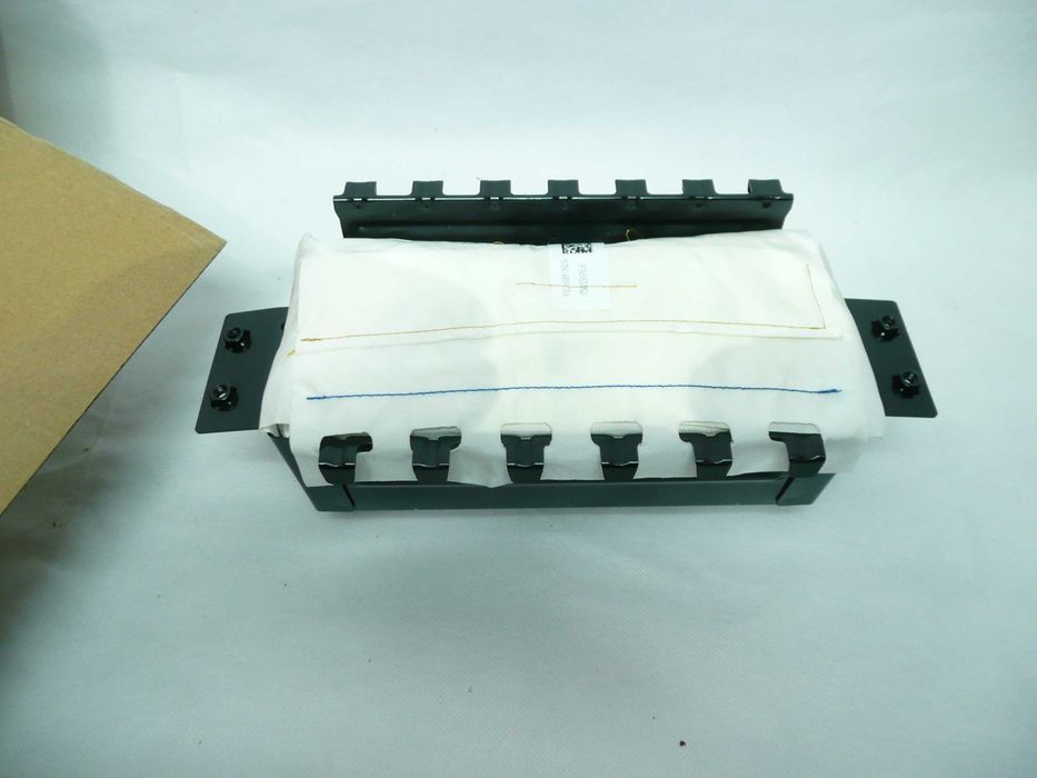 Tesla Model 3 - poduszka pasażera