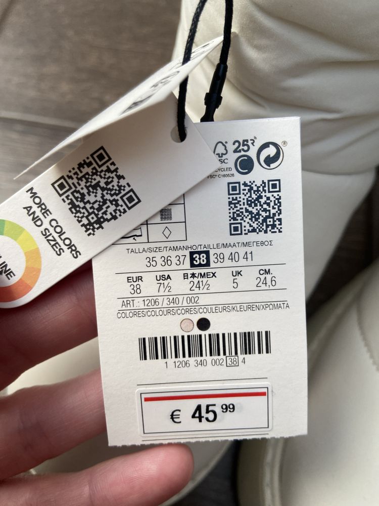 Продам чоботи, ботинки, уггі, дутіки