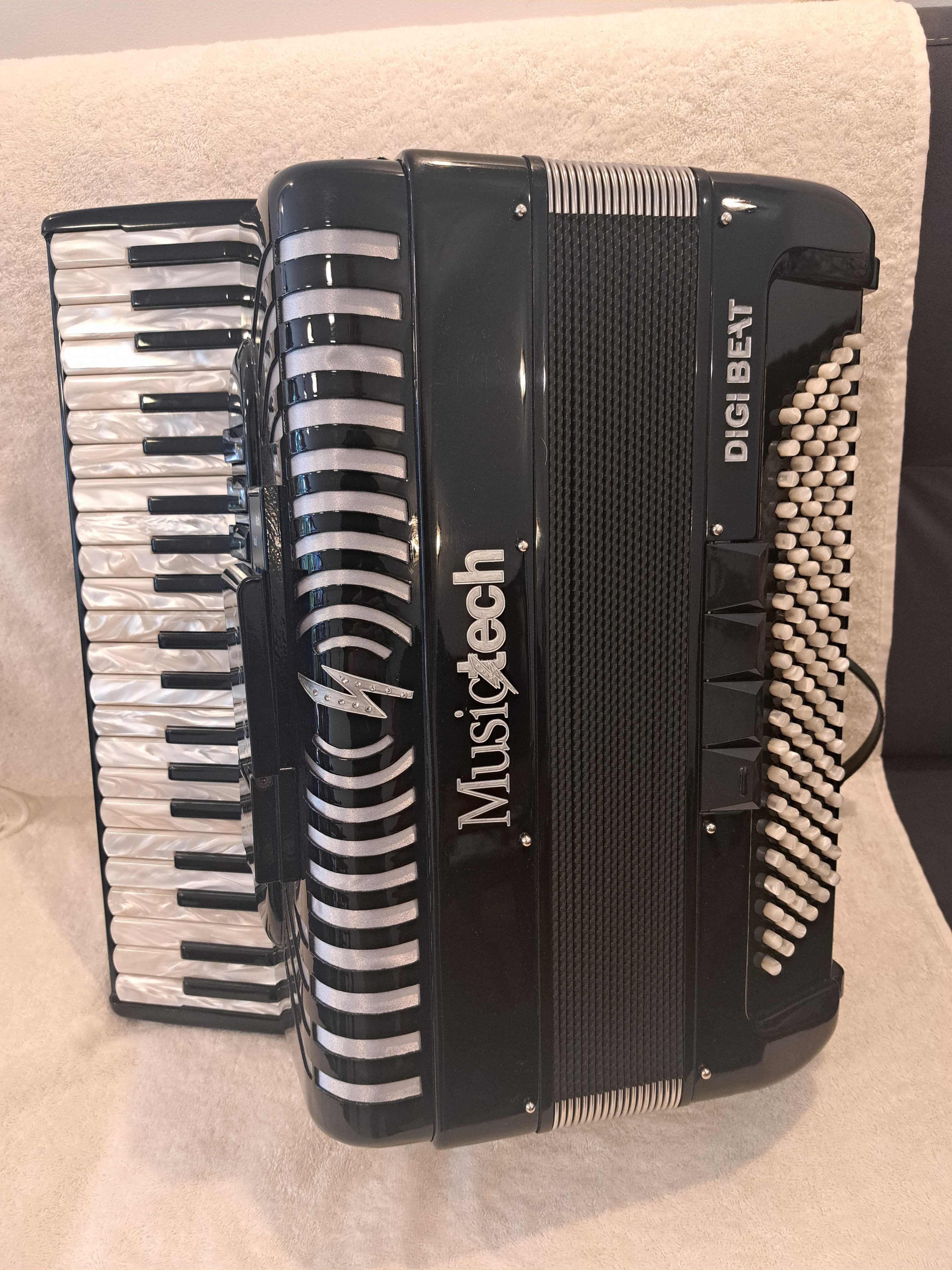 Akordeon MusicTECH (Roland)