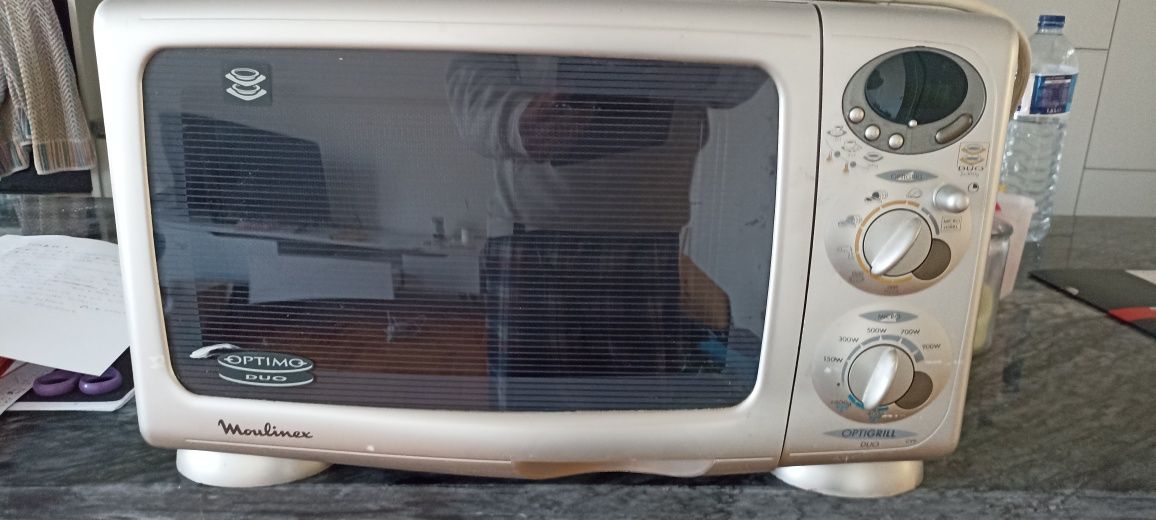 Microondas grill com dois pratos com pouco uso
