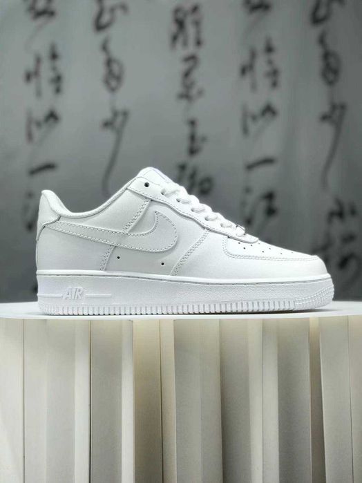 Nike Air Force 1 Low '07 White EU45