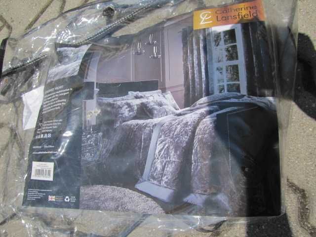 Narzuta na łóżko Crushed Pikowana, aksamitna, szara, 220x220 cm