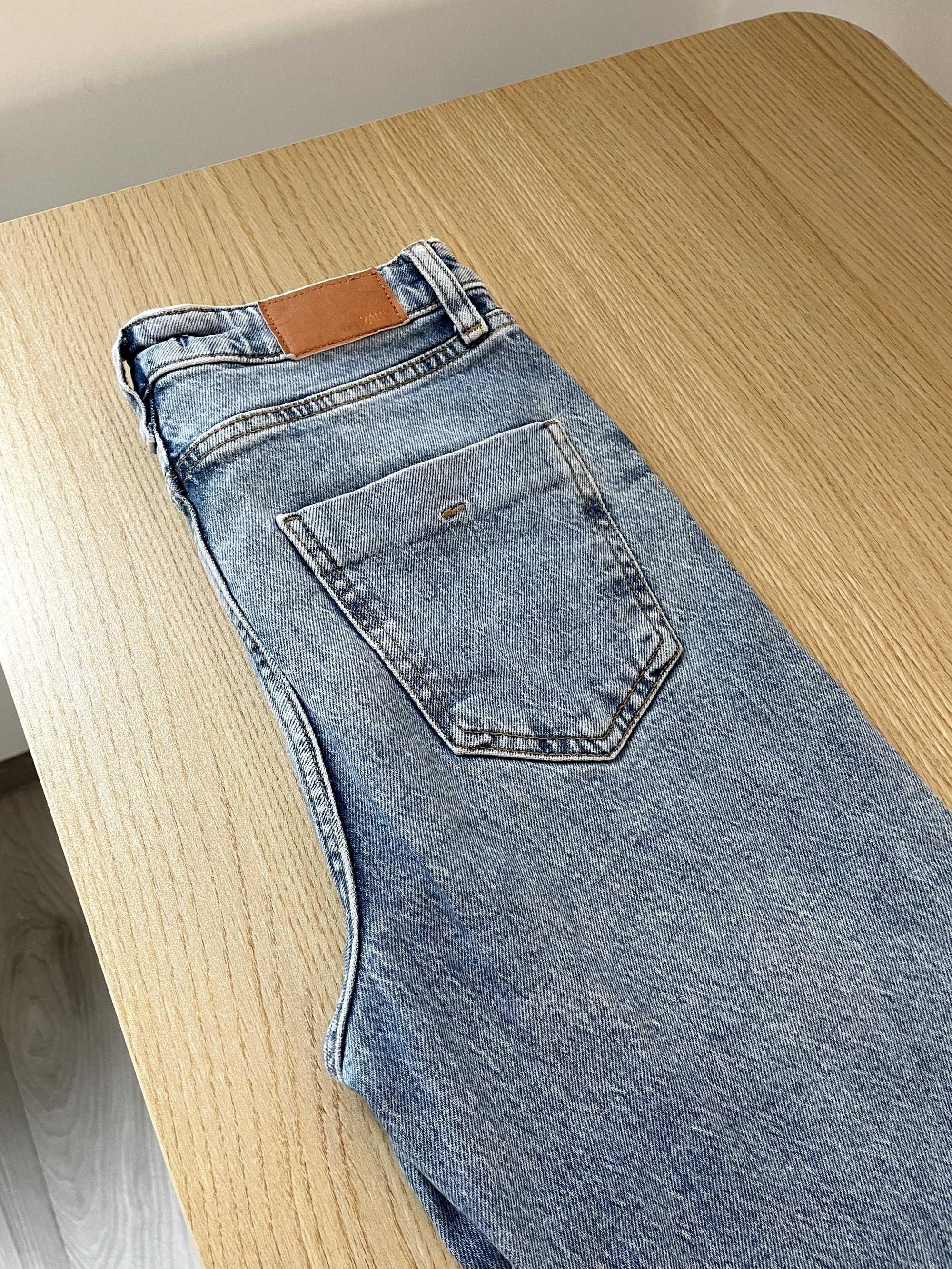 Niebieskie dżinsy ZARA z wysokim stanem