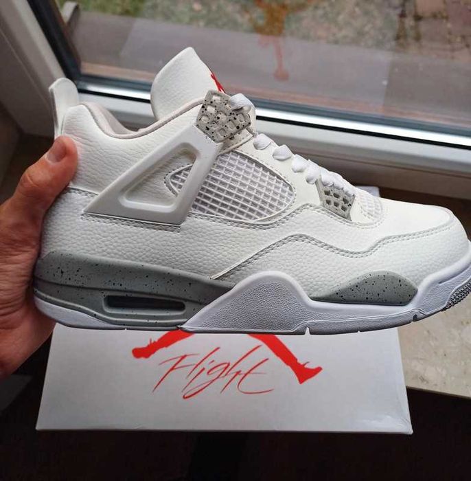 Buty damskie Trampk_Jordan_4_retro_tech_white_Oreo R.43