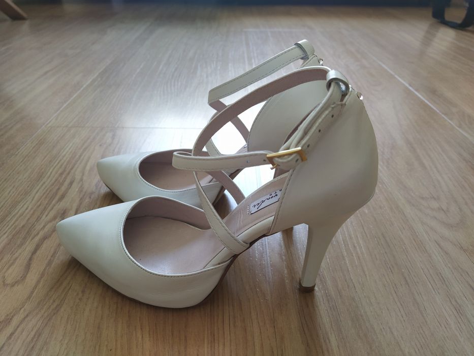 Sapatos de noiva branco pérola "and I Wonder"