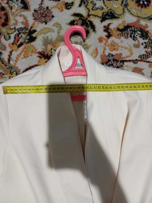 Продам новий костюм