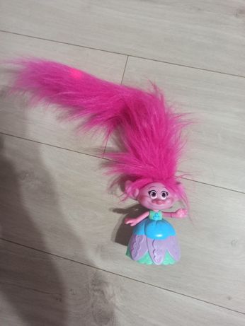 Figurka lalka interaktywna trol grająca ze świecącymi włosami