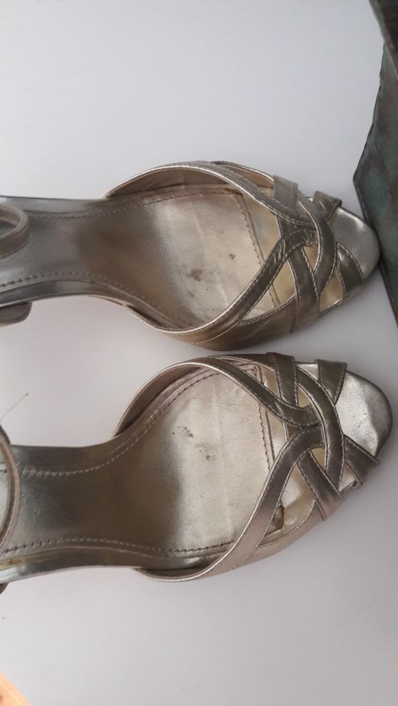 Zara buty złote super