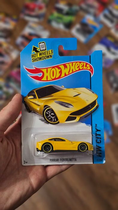 Hot Wheels Ferrari F12 Berlinetta Long Card Yellow/Żółty