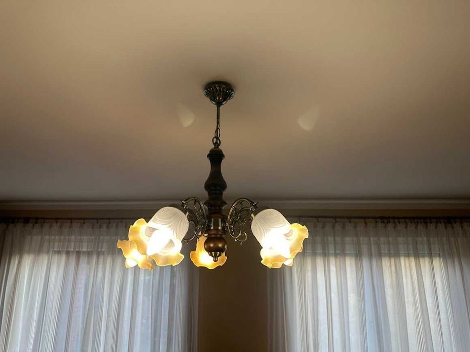 Żyrandol - Lampa sufitowa z drewna i mosiądzu